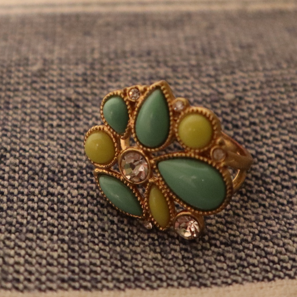 Banana Republic teal/green sparkly ring size 7